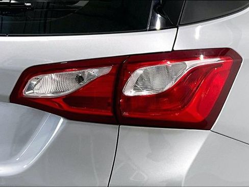 Used 2018 Chevrolet Equinox LS image 24