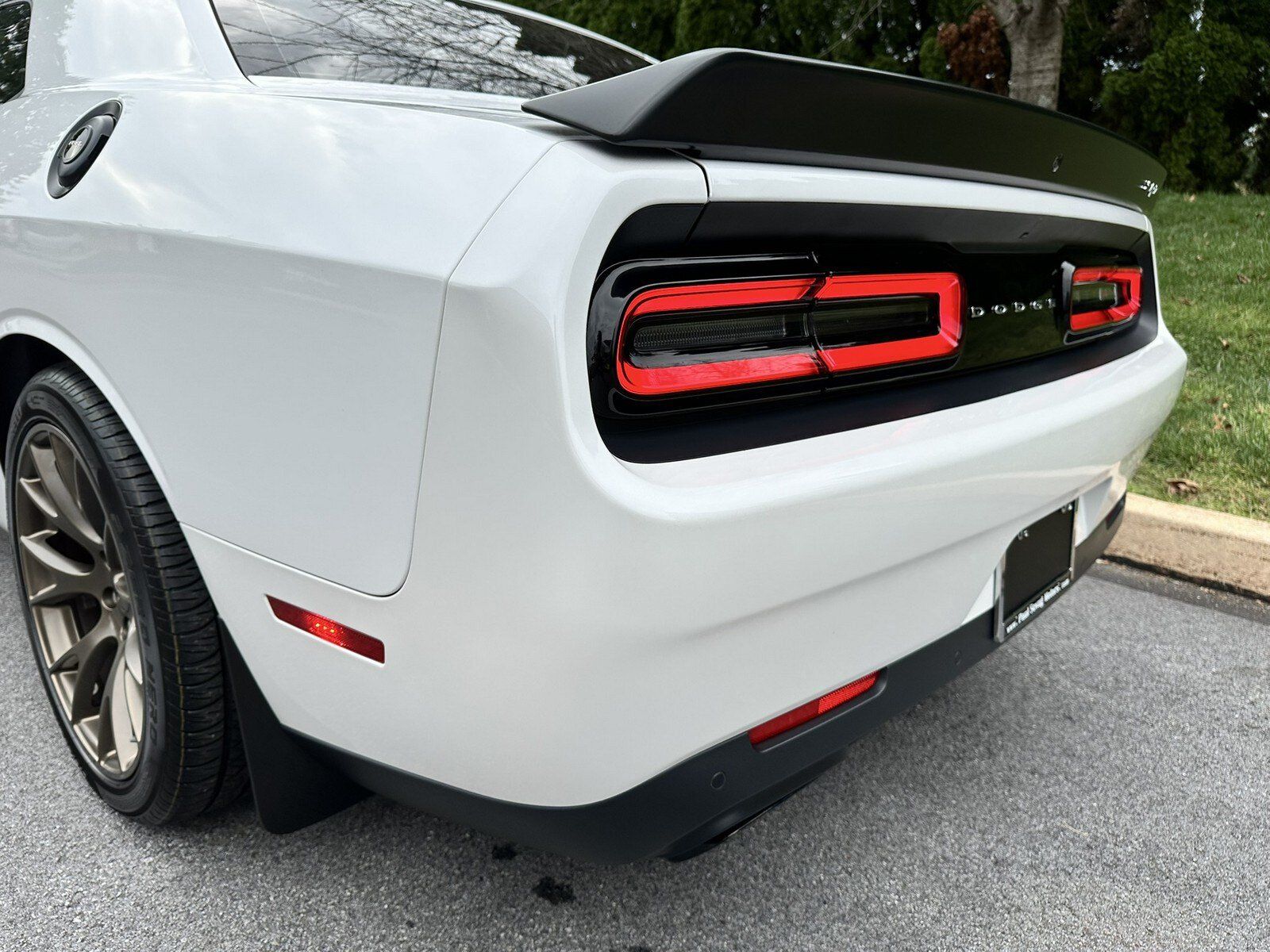Used 2015 Dodge Challenger SRT Hellcat RWD image 99
