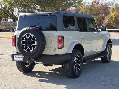 New 2025 Ford Bronco Outer Banks image 9