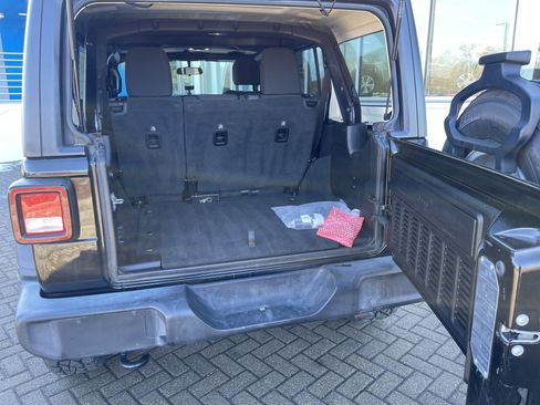 Used 2021 Jeep Wrangler Unlimited Sport image 37