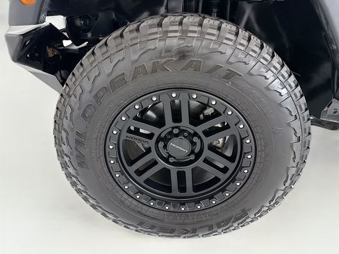 Used 2017 Jeep Wrangler Unlimited Sport w/ Quick Order Package 24S AWD/4WD image 27