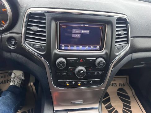 Used 2016 Jeep Grand Cherokee Laredo w/ Quick Order Package 23E image 17