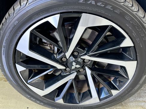 Used 2022 Mitsubishi Outlander SE image 30