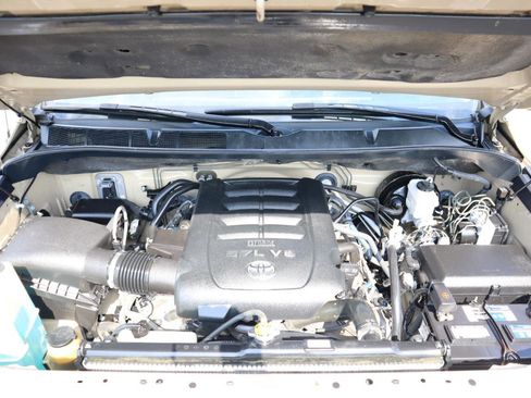 Used 2017 Toyota Tundra SR5 w/ SR5 Upgrade Package image 19