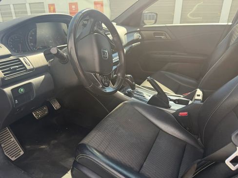 Used 2017 Honda Accord Sport image 8
