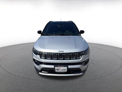 Used 2025 Jeep Compass Limited AWD/4WD image 4