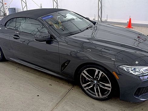 Used 2022 BMW M850i xDrive Convertible image 9