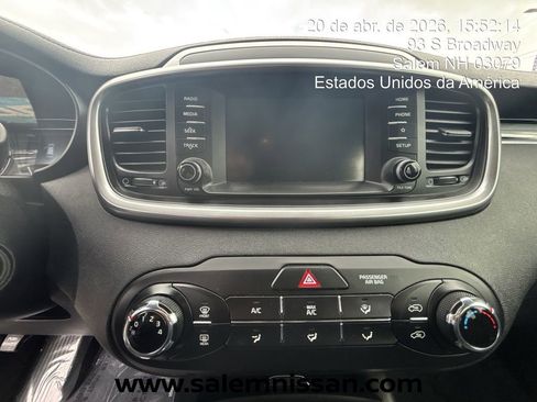 Used 2019 Kia Sorento LX image 7