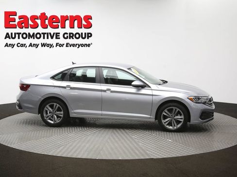 Used 2024 Volkswagen Jetta SE image 44