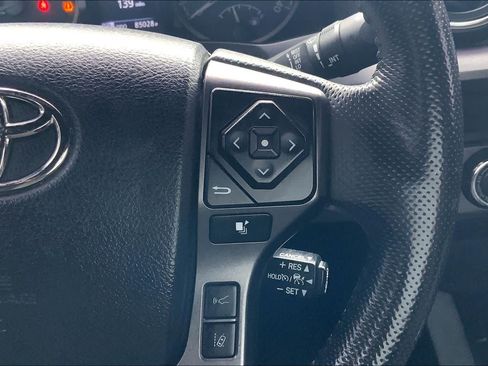 Used 2021 Toyota Tacoma TRD Off-Road AWD/4WD image 25