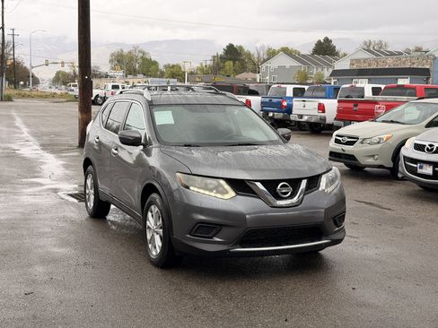 Used 2015 Nissan Rogue SV w/ SV Family Package AWD/4WD image 2