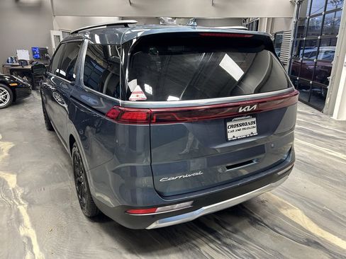 Used 2022 Kia Carnival SX Prestige image 33