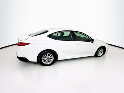 Used 2025 Toyota Camry LE image 10