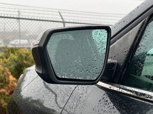 Used 2019 Chevrolet Equinox LT image 8