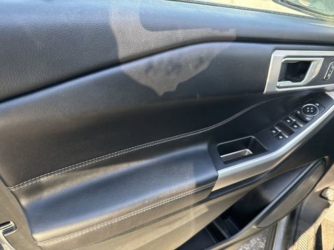 Used 2023 Ford Explorer XLT w/ Equipment Group 202A image 11