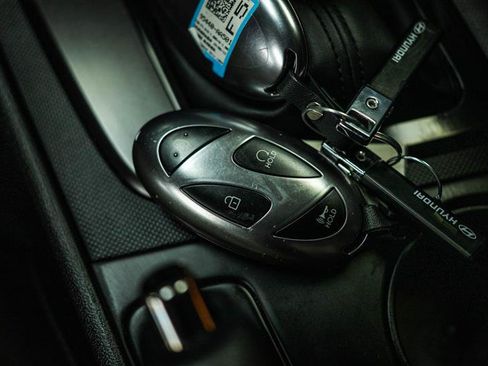 Used 2025 Hyundai Elantra Sport FWD image 19