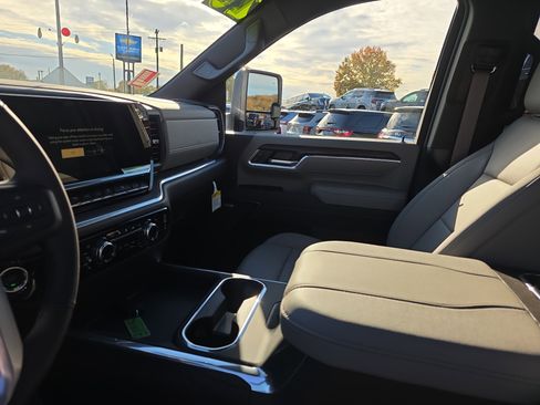 New 2026 GMC Sierra 2500 SLT w/ SLT Convenience Package image 22