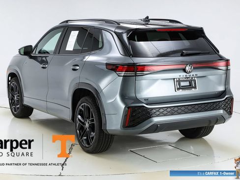 Used 2025 Volkswagen Tiguan SE R-Line AWD/4WD image 7