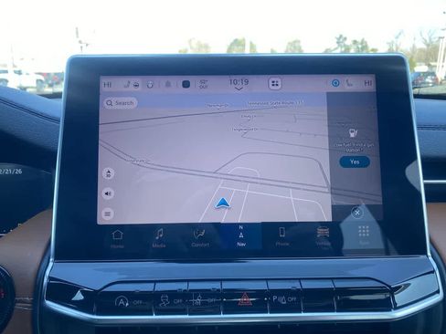 Used 2024 Jeep Compass Limited w/ Elite Group image 18