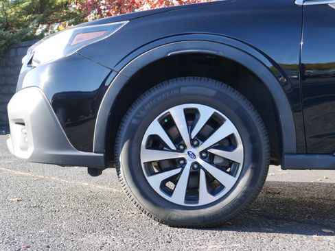 Used 2021 Subaru Outback Premium image 11
