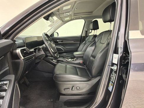 Used 2025 Kia Telluride S FWD image 30