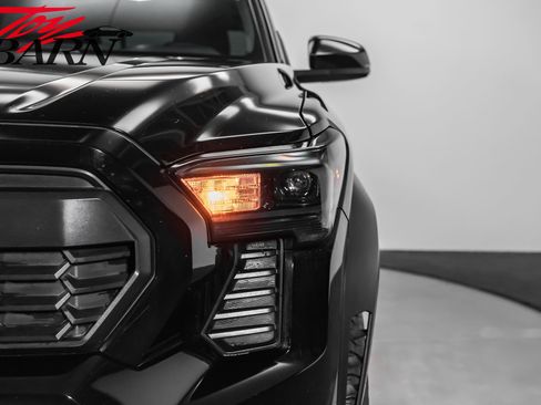 Used 2025 Toyota Tacoma TRD Off-Road image 10