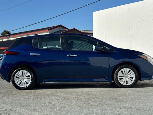 Used 2023 Nissan Leaf S image 3
