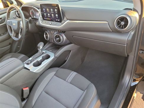 Used 2025 Chevrolet Blazer LT w/ Convenience Package image 27