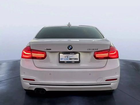 Used 2017 BMW 330i xDrive Sedan AWD/4WD image 4