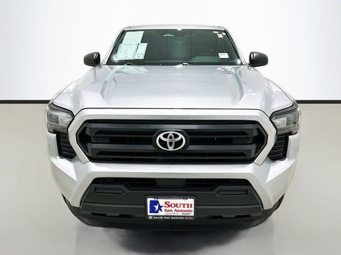 Used 2025 Toyota Tacoma SR image 2