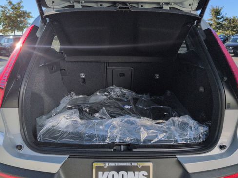 New 2026 Volvo XC40 B5 Plus w/ Protection Package Premier image 26