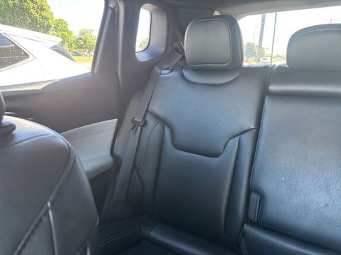 Used 2025 Jeep Compass Limited AWD/4WD image 39
