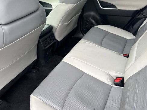 Used 2020 Toyota RAV4 Limited image 14