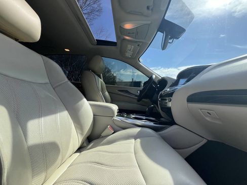 Used 2018 INFINITI QX60 Base 4dr SUV w/ Premium Plus Package image 16