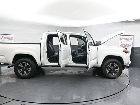 Used 2019 Toyota Tacoma TRD Sport image 38