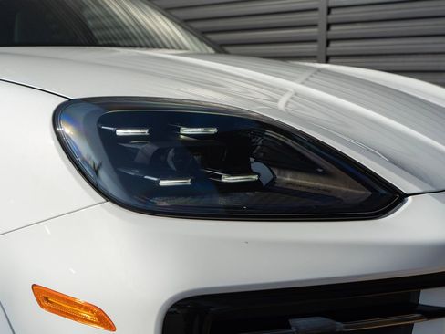 New 2026 Porsche Cayenne Coupe AWD/4WD image 16