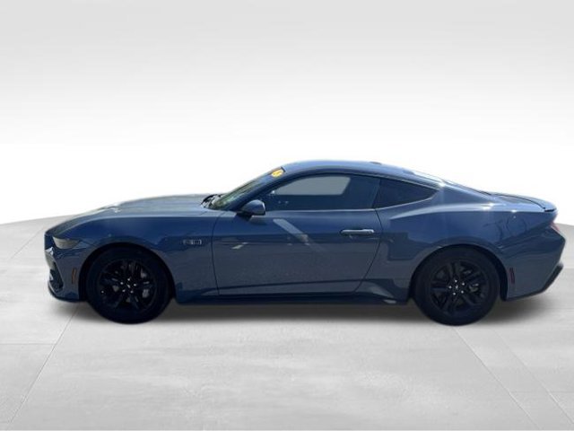 Used 2025 Ford Mustang GT RWD image 4