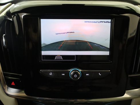 Used 2023 Chevrolet Traverse LS FWD image 25