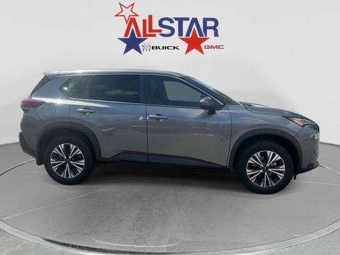 Used 2022 Nissan Rogue SV FWD image 8