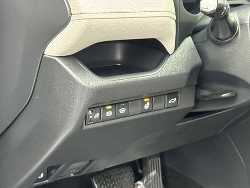 Used 2023 Toyota RAV4 XLE Premium image 13