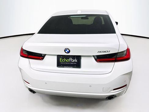 Used 2024 BMW 330i Sedan w/ Premium Package image 7