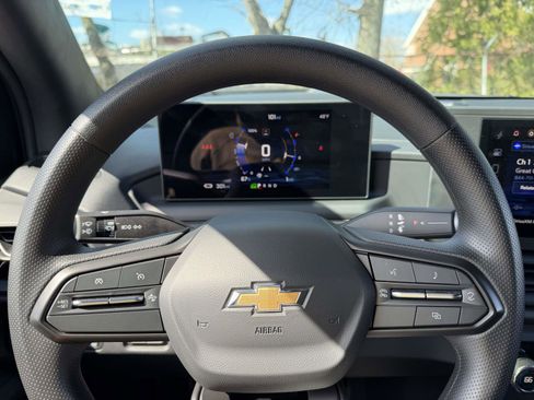 Certified 2024 Chevrolet Silverado EV W/T AWD/4WD image 31