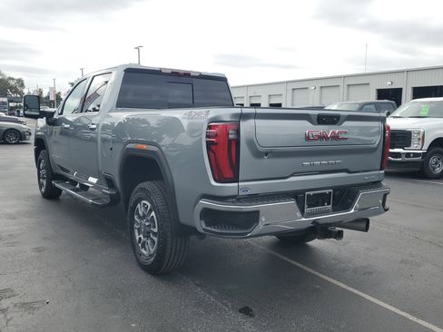 Used 2024 GMC Sierra 2500 SLT w/ SLT Premium Package image 7