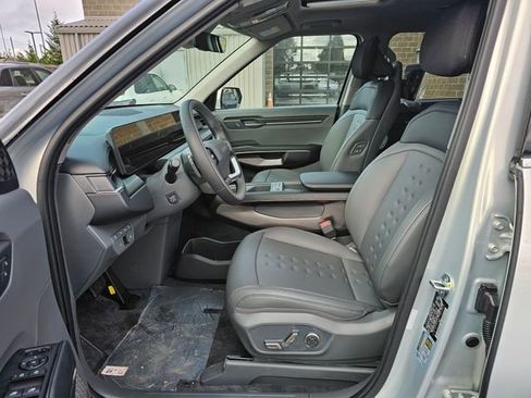 New 2026 Kia EV9 Wind image 18