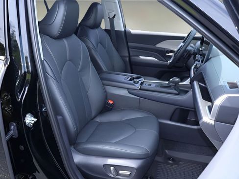 New 2026 Toyota Grand Highlander AWD image 18