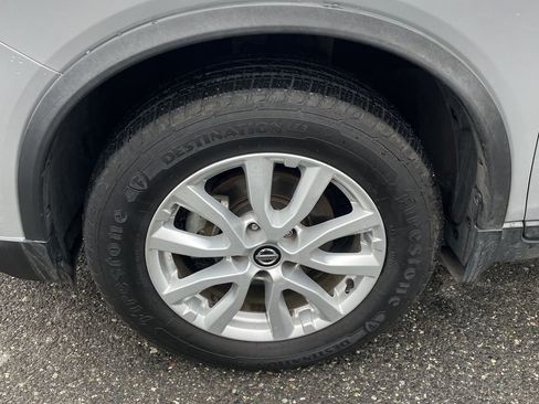 Used 2020 Nissan Rogue SV image 11