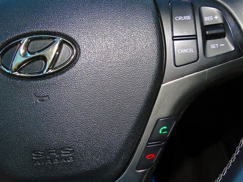 Used 2013 Hyundai Genesis 3.8 image 21