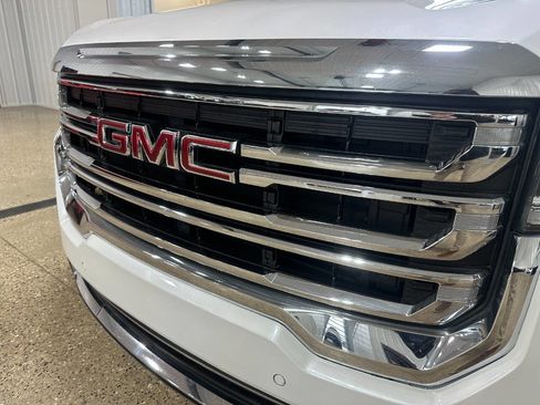 Used 2021 GMC Acadia SLT image 3