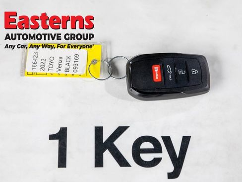 Used 2022 Toyota Venza LE image 24