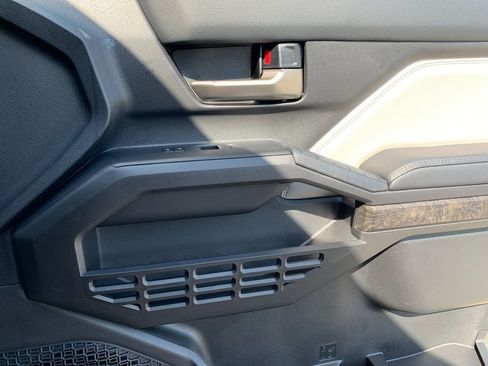 Used 2025 Toyota Tacoma Limited image 20